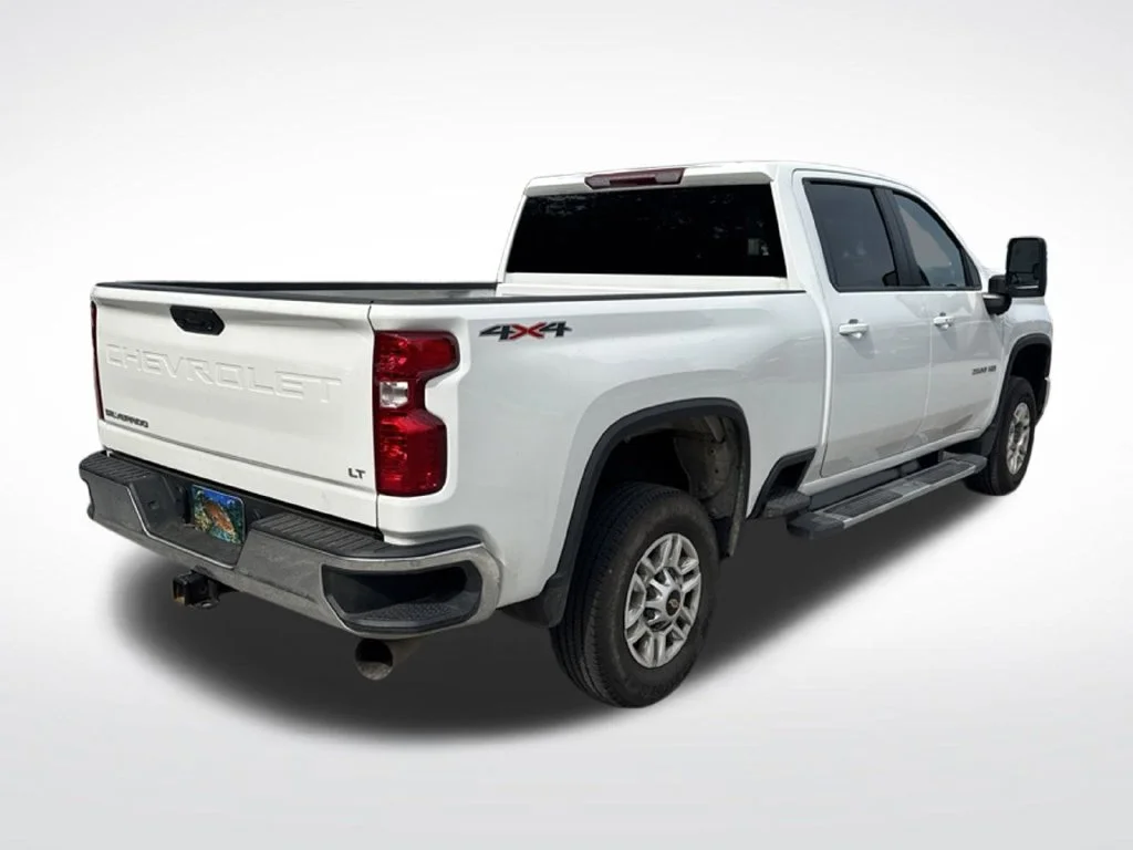 Certified Used 2025 Summit White Chevrolet LT image 5