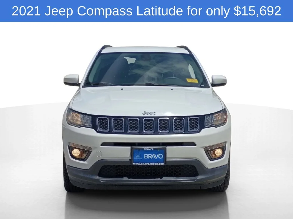 Used 2021 White Jeep Latitude image 2