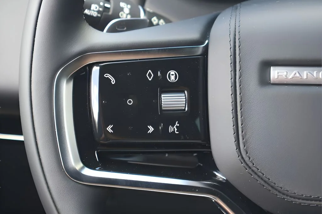 New 2026 Santorini Black Land Rover SE image 18