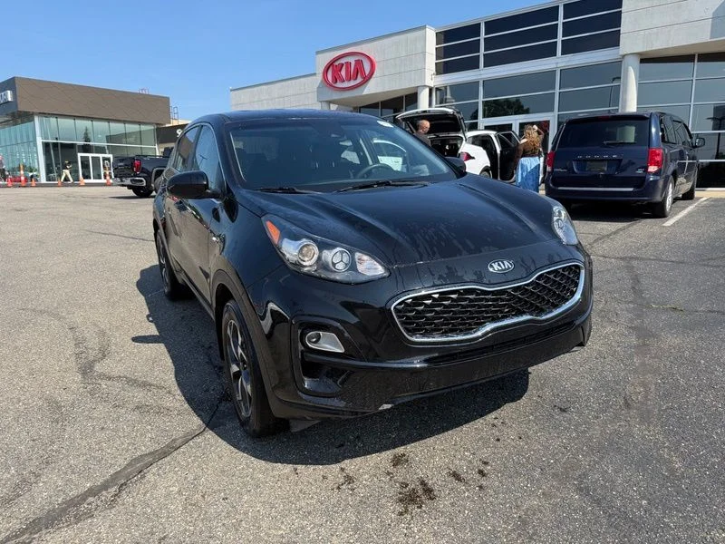 Used 2021 Red Kia LX image 4
