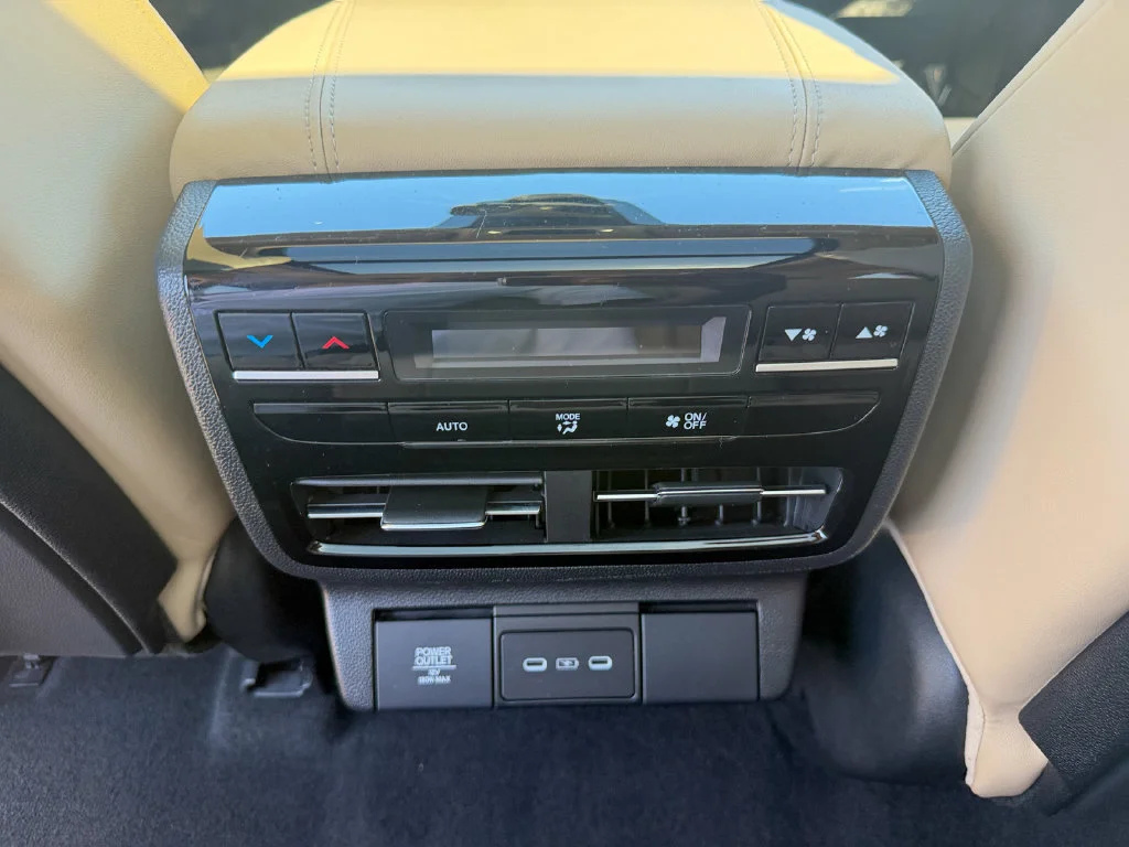 Used 2025 Platinum White Pearl Acura Technology Package image 27