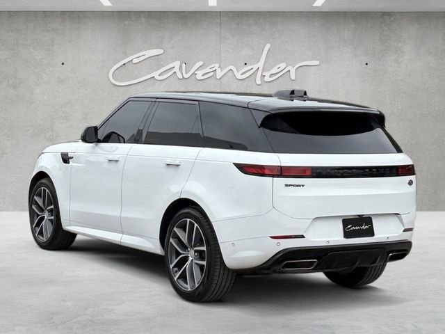 Used 2023  Land Rover SE Dynamic image 15