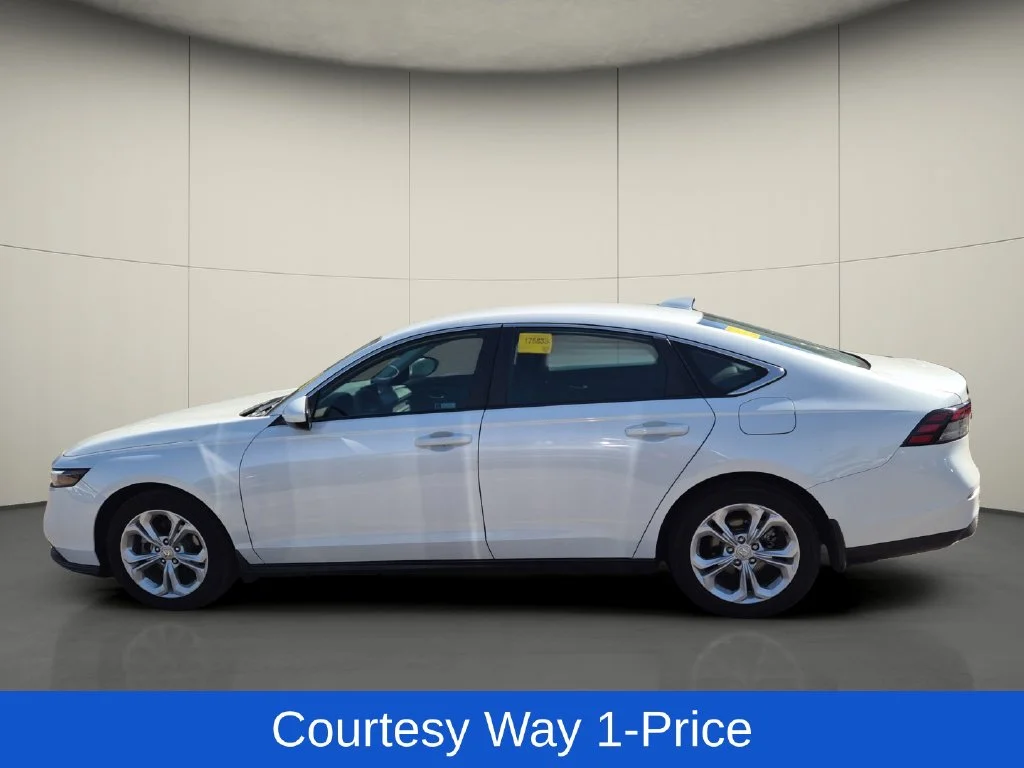 Used 2024 White Honda LX image 5