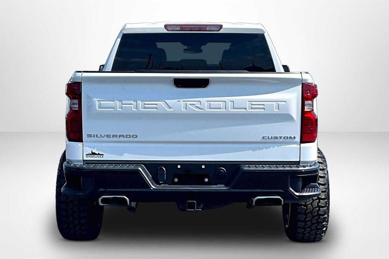 Used 2022 Summit White Chevrolet 4WD Crew Cab Short Bed Custom Trail Boss image 7
