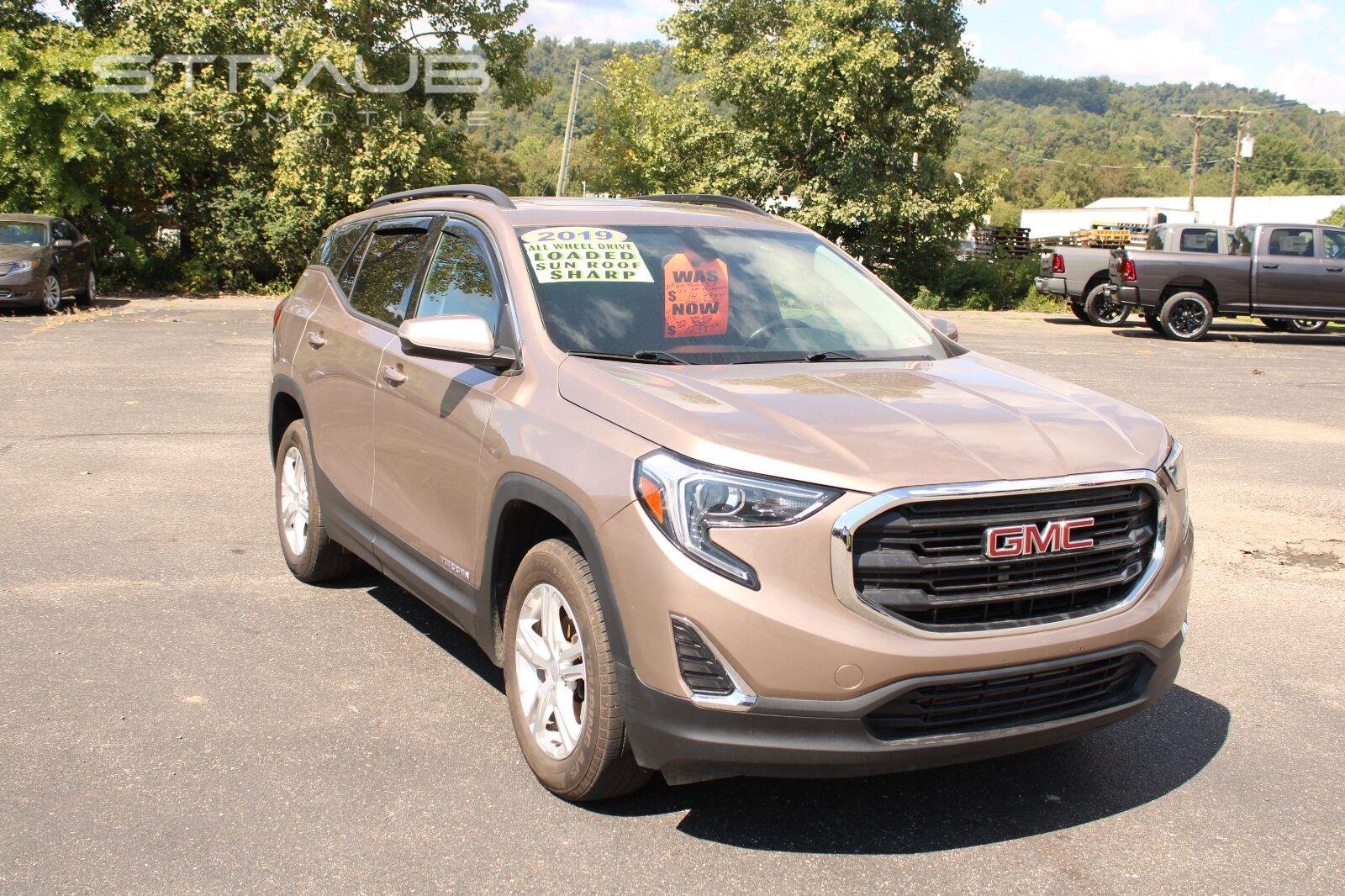 Used 2019 Coppertino Metallic GMC SLE image 2