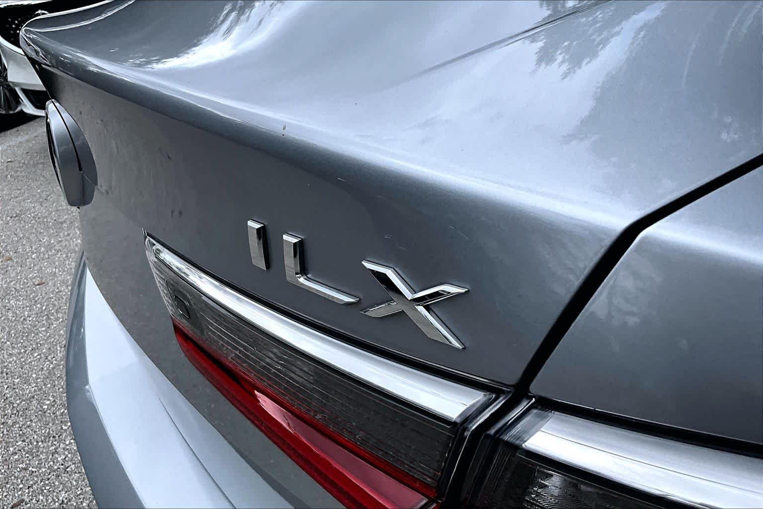 Used 2020 Lunar Silver Metallic Acura w/Premium Pkg image 10
