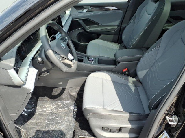 New 2026 Deep Black Pearl Volkswagen SE RLine Black 4Mo image 17