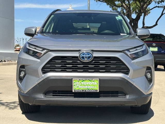 Used 2022 Silver Toyota XLE Premium image 7