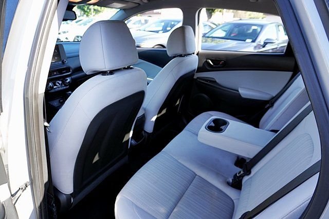 Used 2023 Silver Hyundai SEL image 16