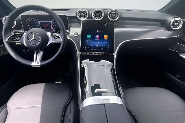 Used 2026 Gray Mercedes-Benz GLC 300 image 6