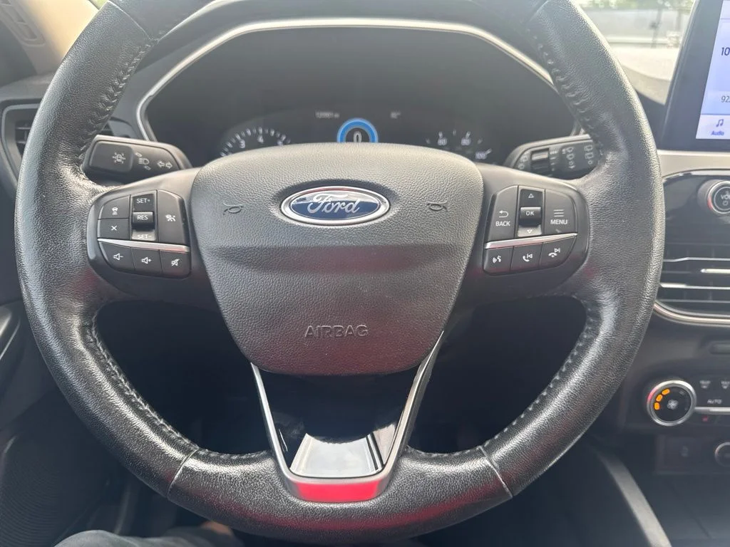 Certified Used 2020 Ingot Silver Ford SEL image 17