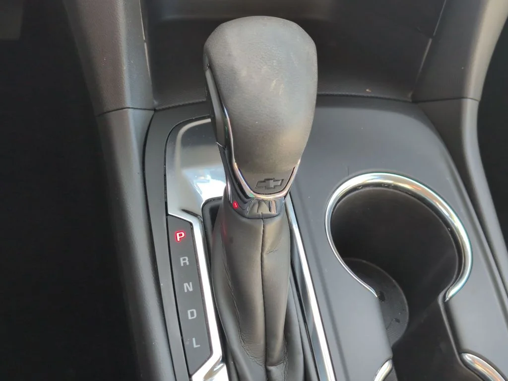 Used 2023 White Chevrolet LS image 18