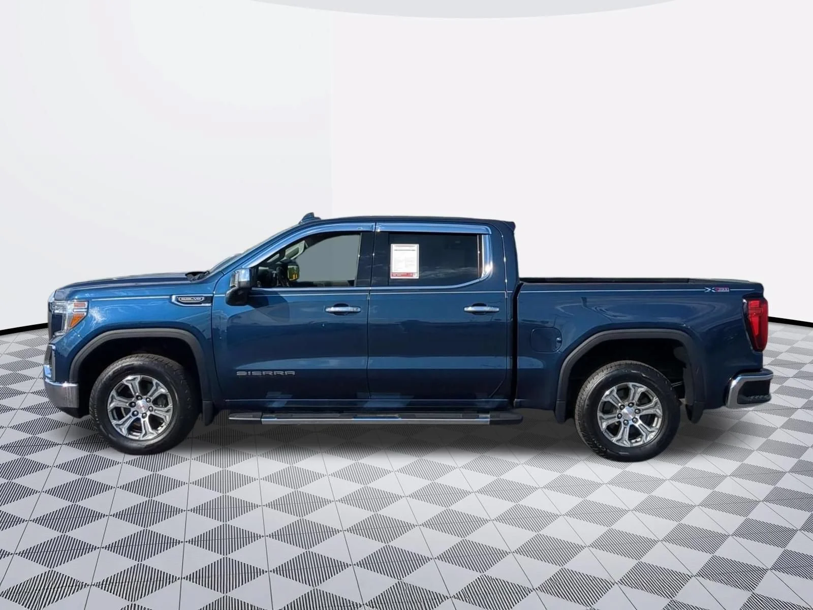 Used 2021 Pacific Blue Metallic GMC SLT image 4