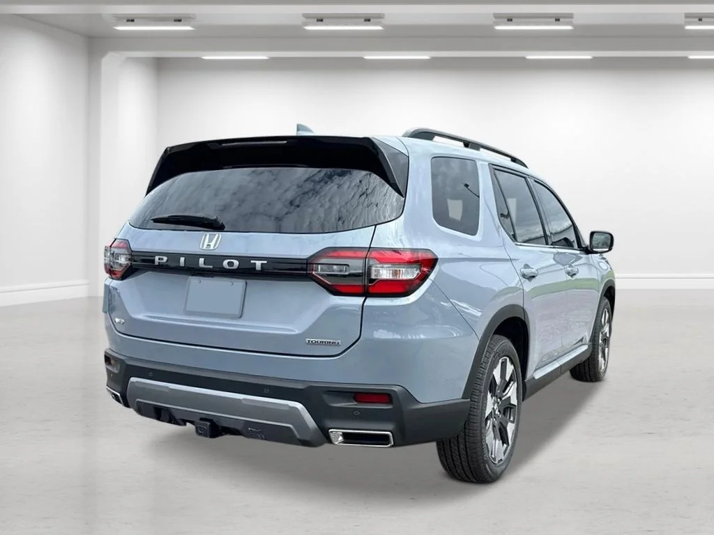 New 2026 Sonic Gray Pearl Honda Touring image 5