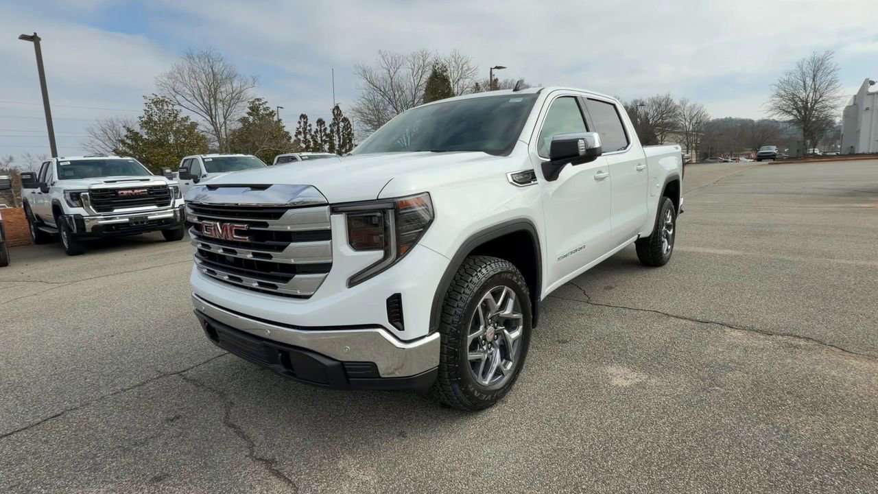 New 2026 Summit White GMC SLE image 4