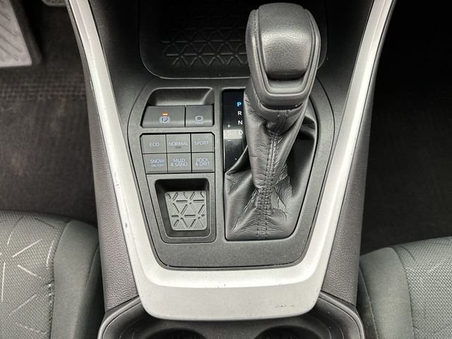 Used 2021 White Toyota XLE image 21
