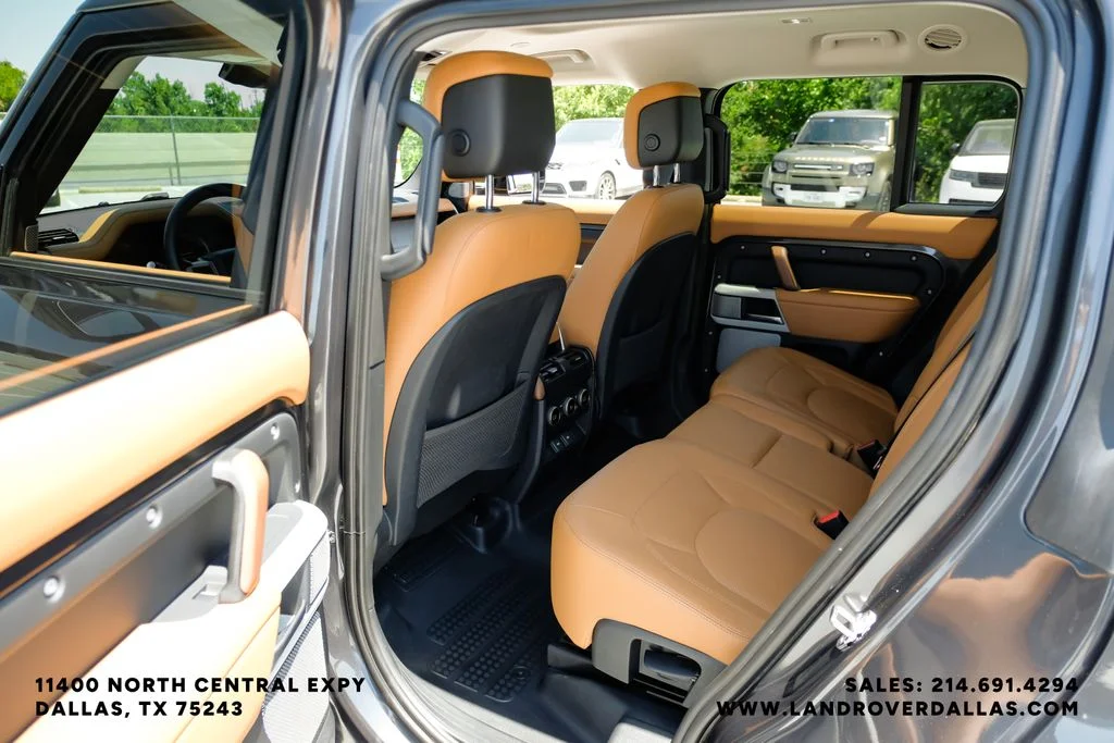 Used 2023 Carpathian Gray Premium Metallic Land Rover First Edition image 39