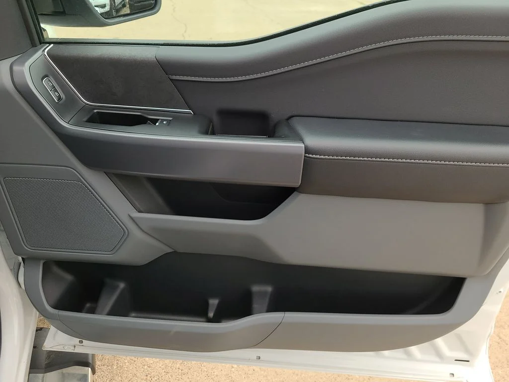 Used 2025 White Ford XLT image 9