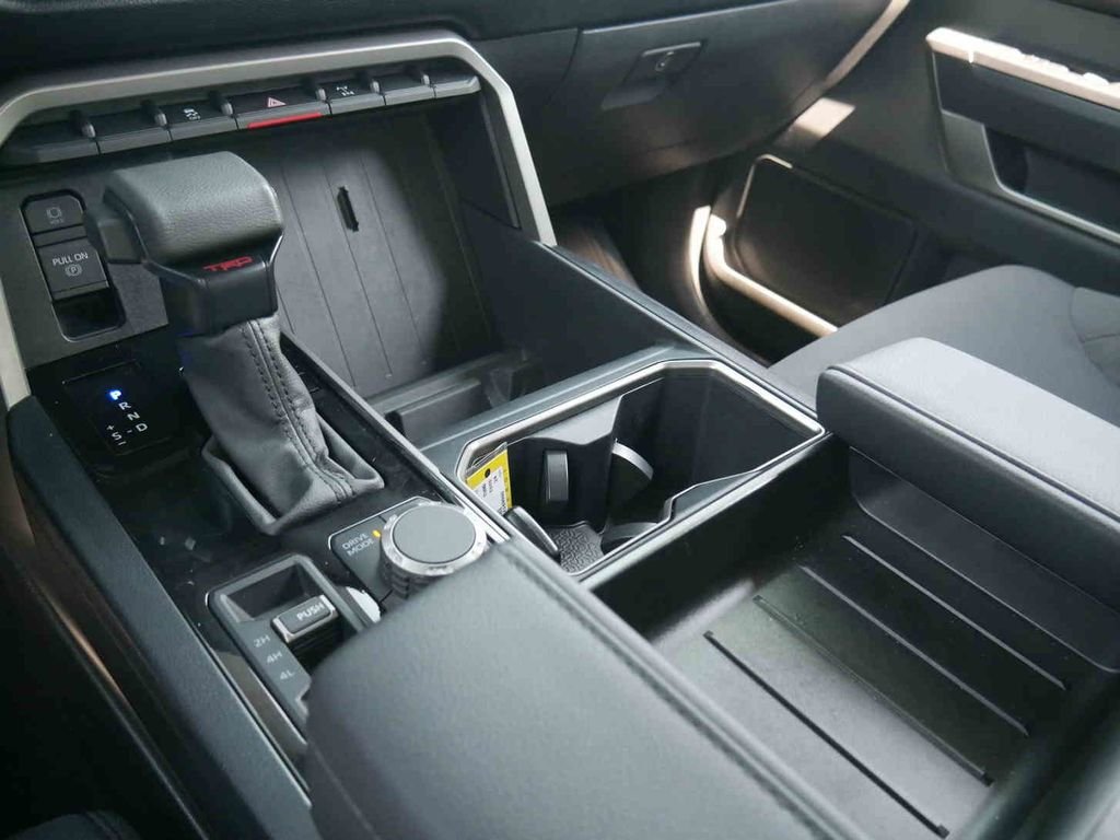 Used 2024  Toyota SR5 image 28