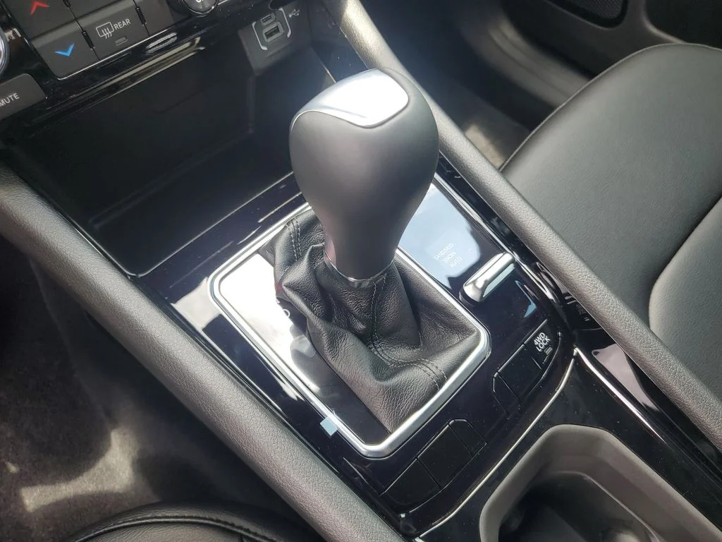 New 2026 White/off-white Jeep Limited image 20