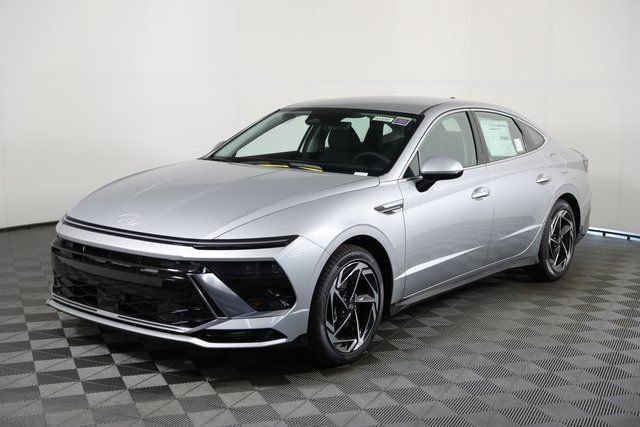 New 2026 Silver Hyundai SEL Sport image 2