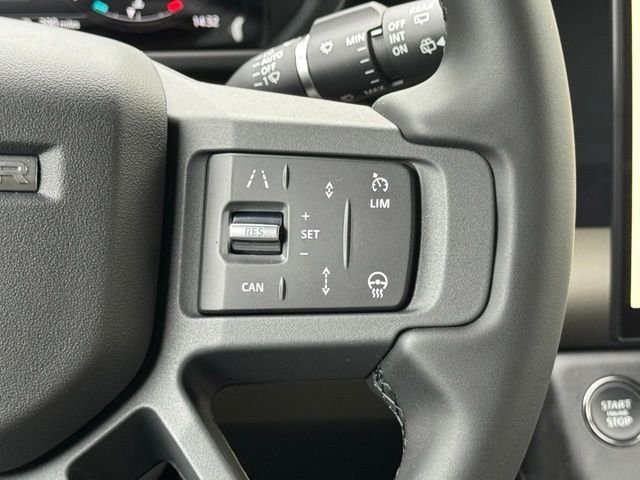 New 2026 Woolstone Green LAND ROVER X-Dynamic SE image 24