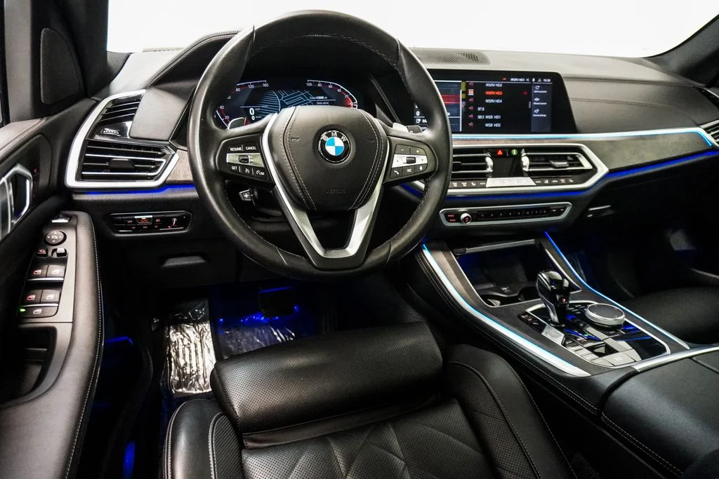 Used 2023 White BMW sDrive40i image 13