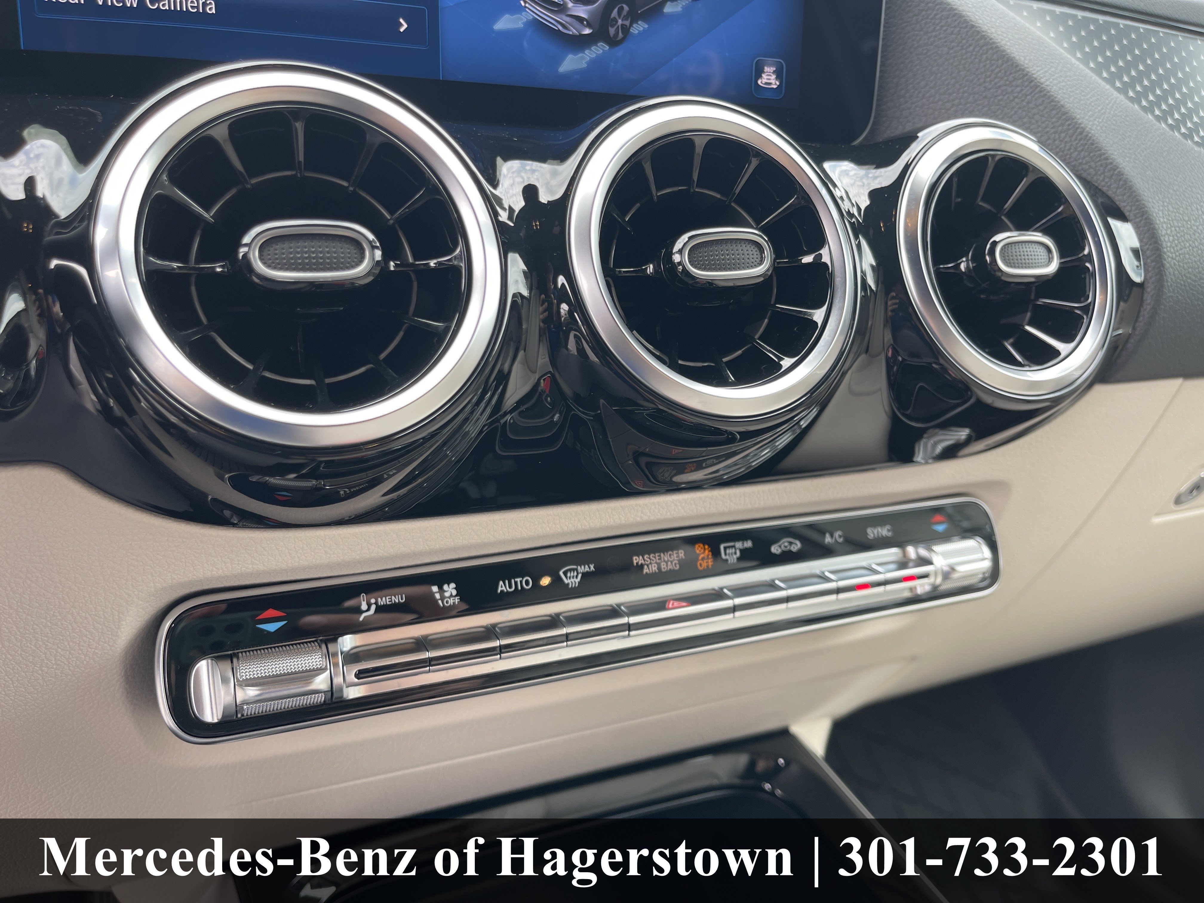 Certified Used 2025 Polar White Mercedes-Benz GLA 250 4MATIC® SUV image 15