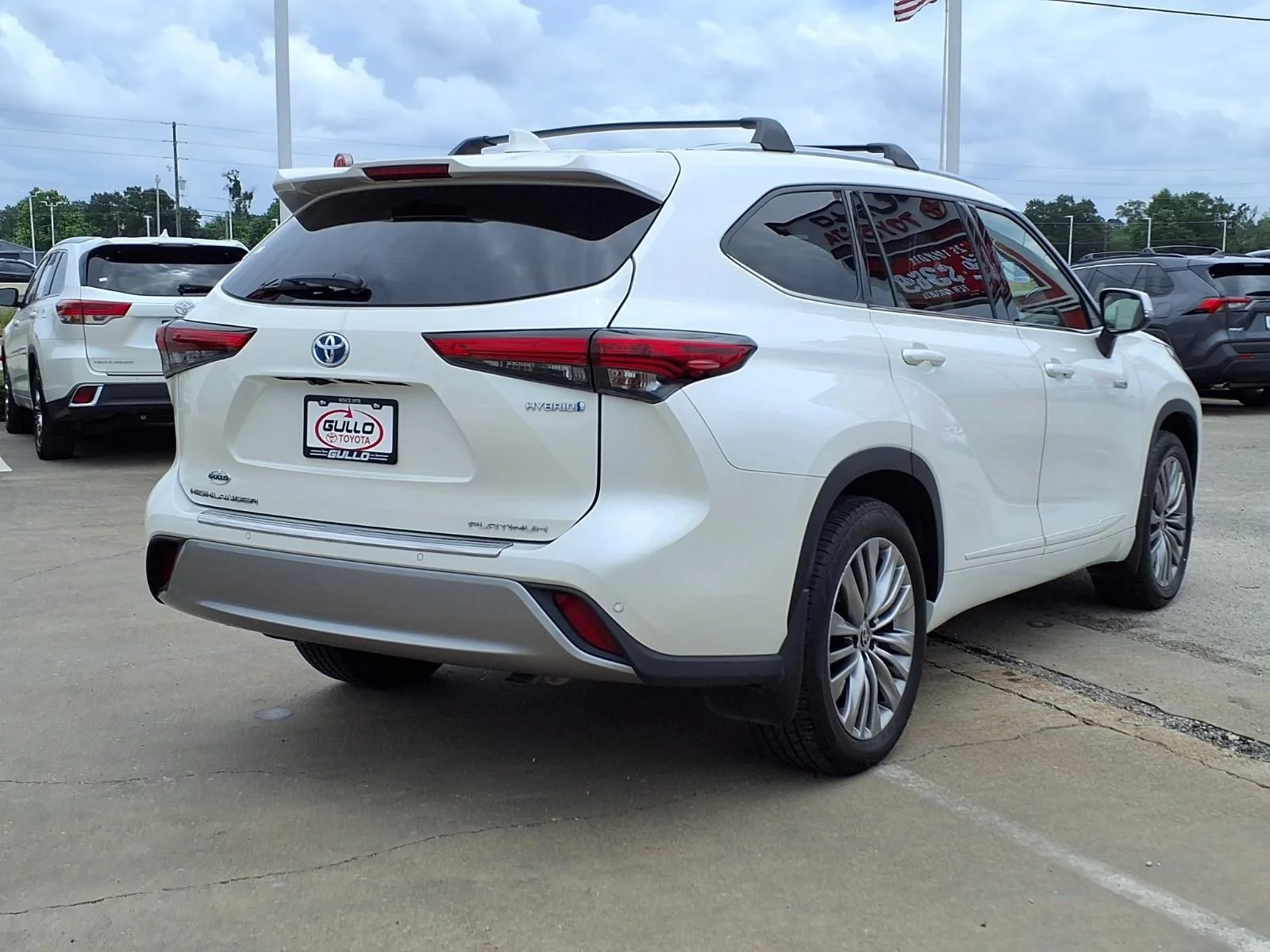 Used 2021 White Toyota Platinum image 6