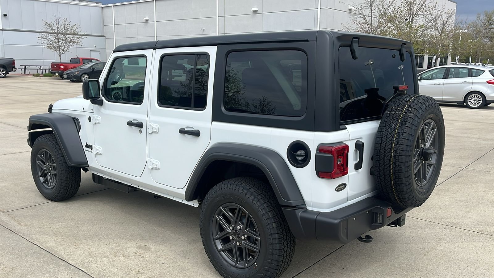 New 2026 Bright White Clear-Coat Exterior Paint Jeep Sport S image 6