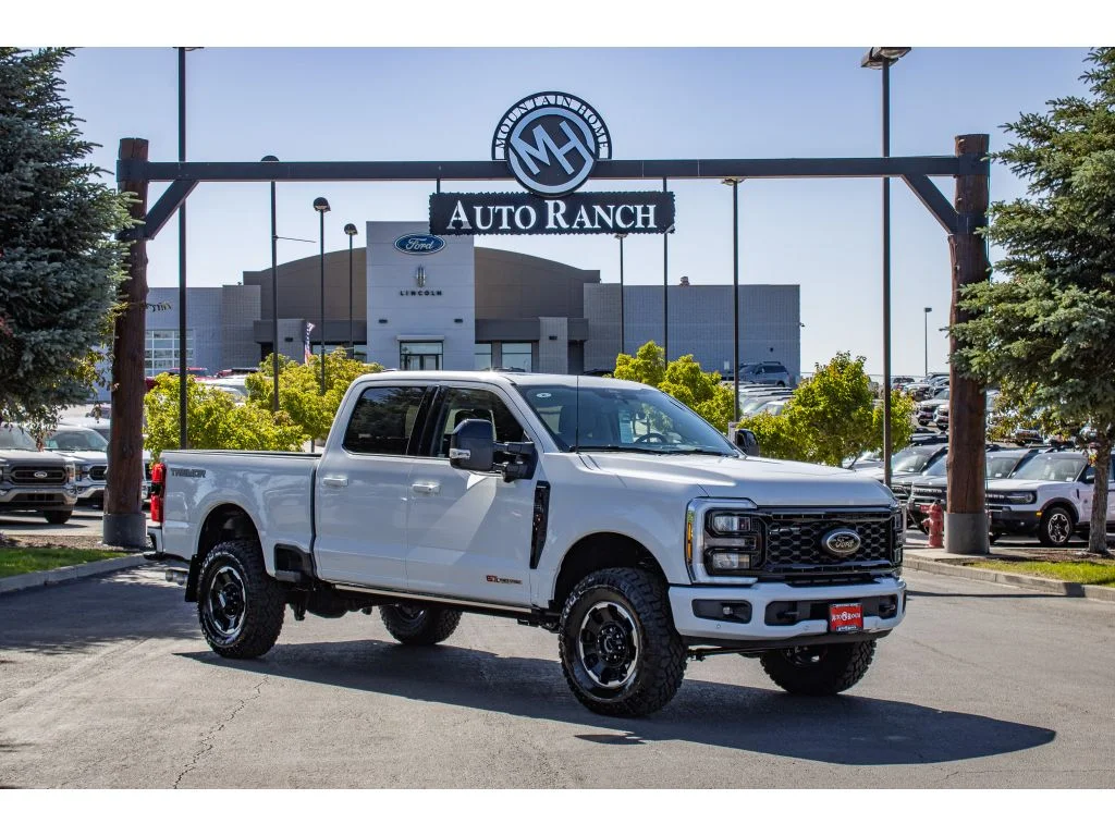 New 2026 Star White Metallic Tri-Coat Ford LARIAT image 1
