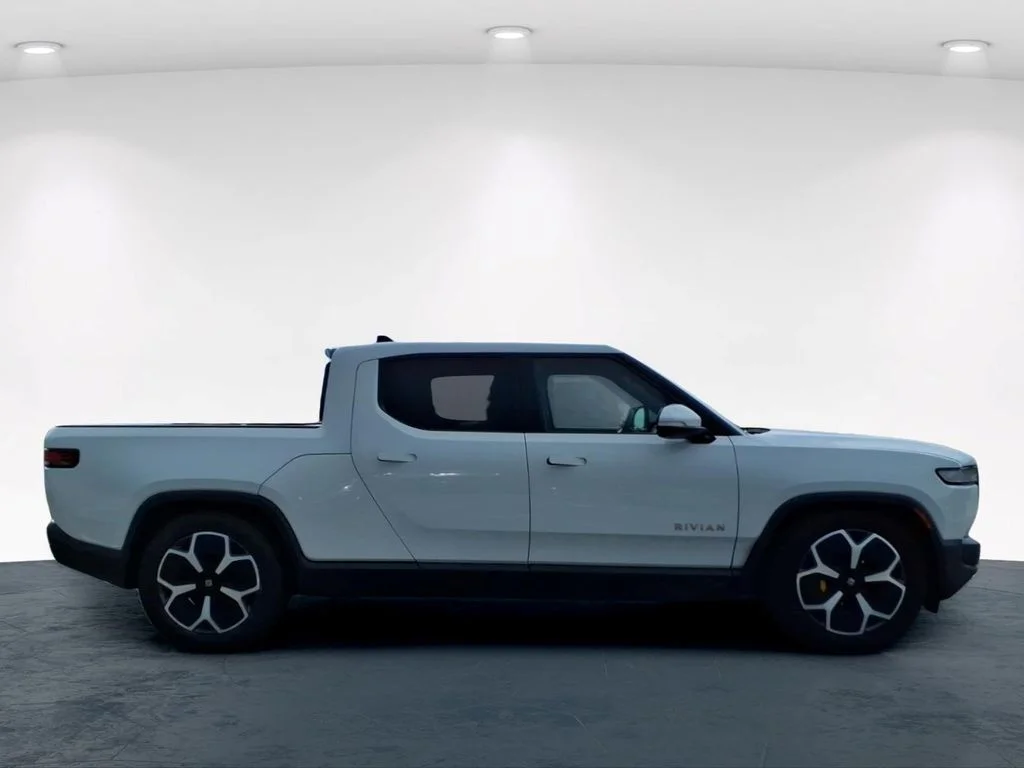 Used 2022 White Rivian Adventure image 12