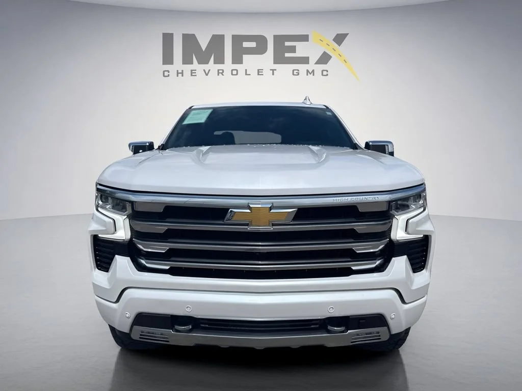 Used 2023 Iridescent Pearl Tricoat Chevrolet High Country image 6