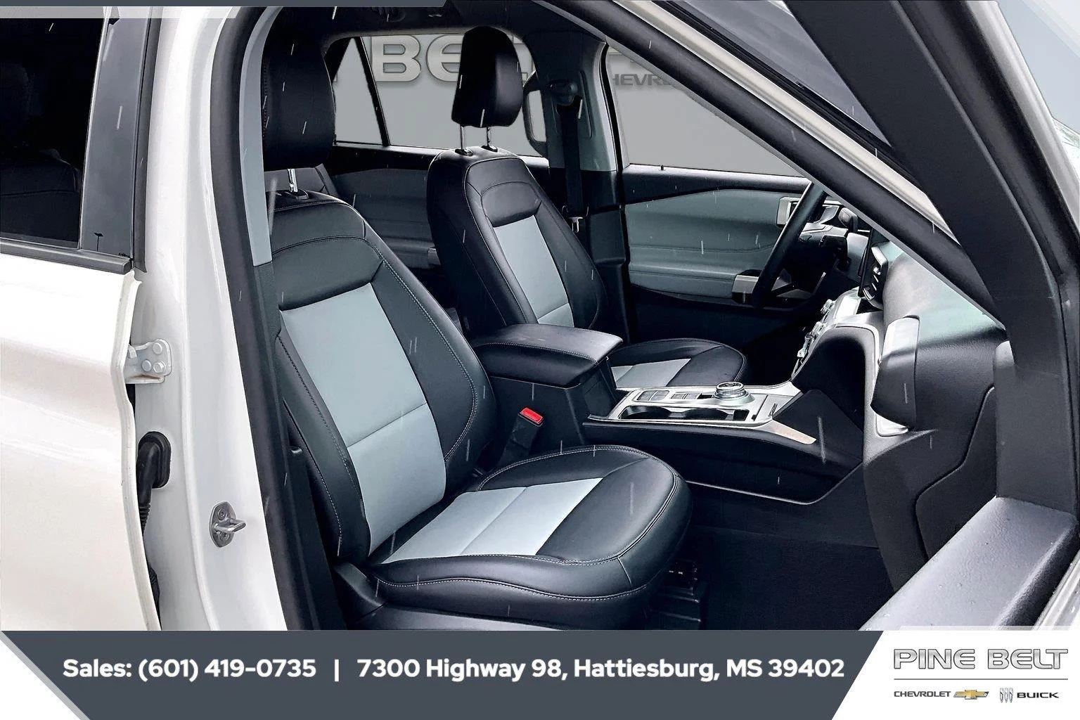Used 2023 Star White Metallic Tri-Coat Ford XLT image 6