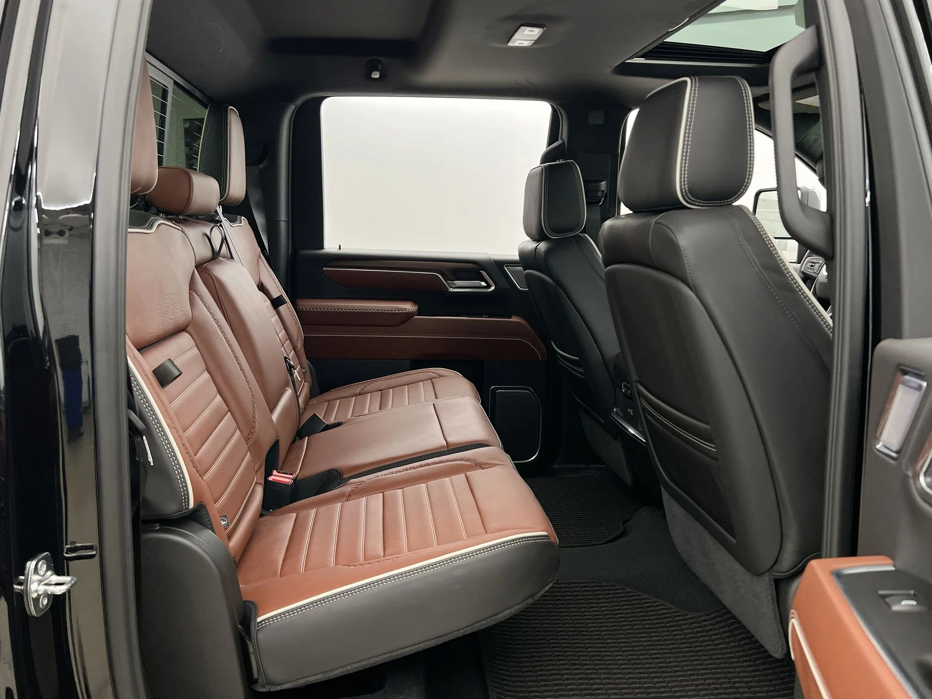 Used 2026 Black GMC Denali Ultimate image 8