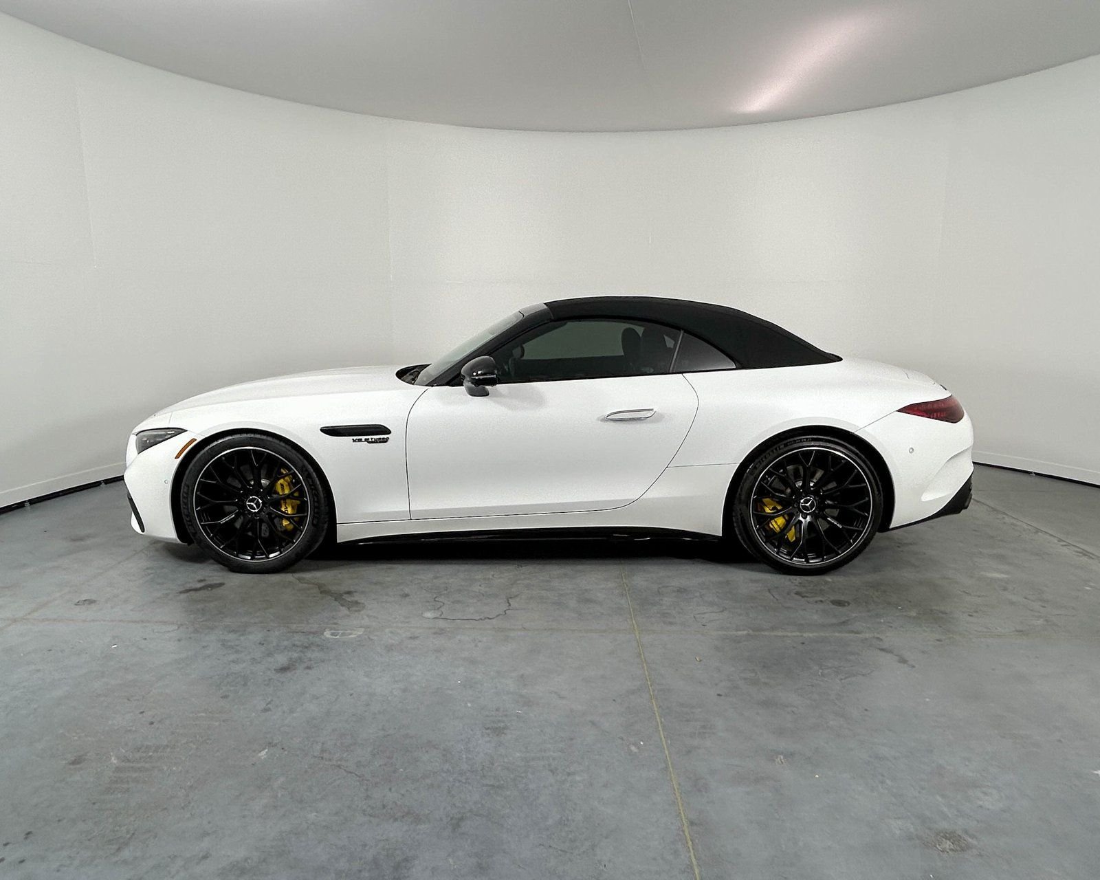 Used 2022 White Mercedes-Benz SL 63 AMG® image 8