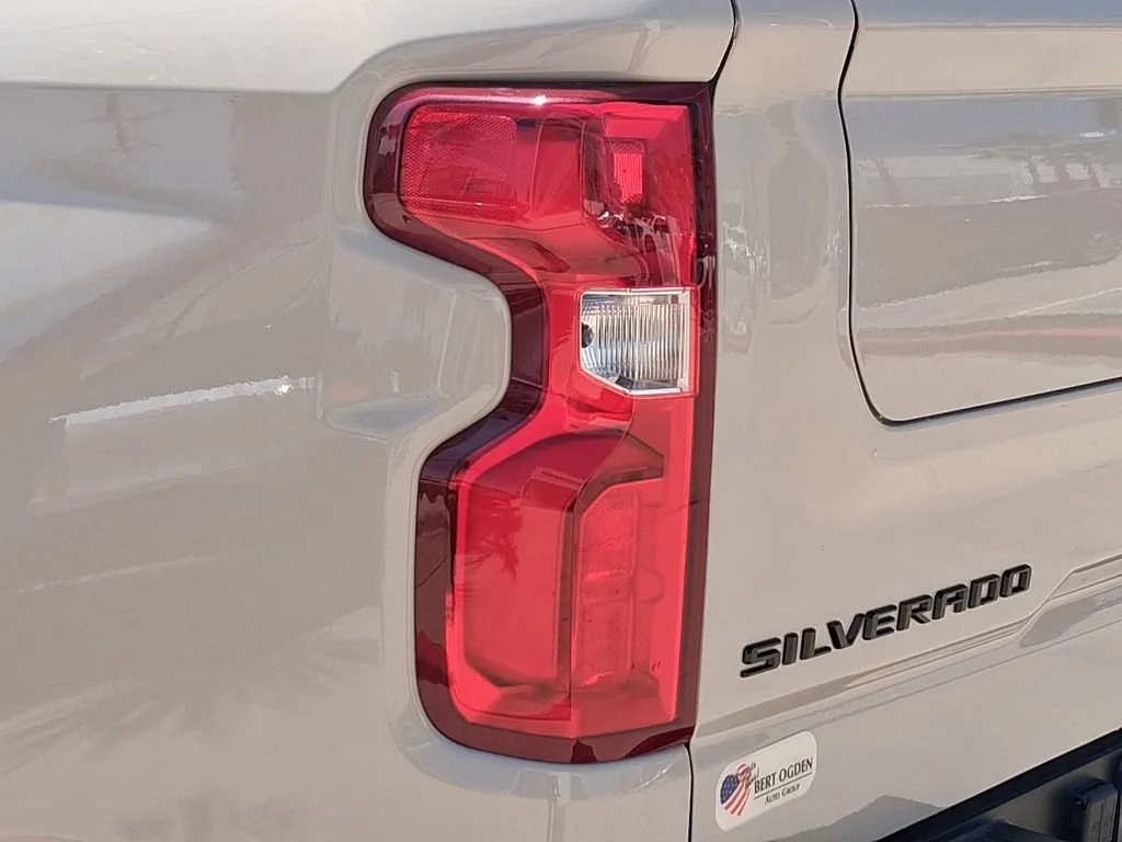 Used 2026 White Sands Chevrolet ZR2 image 9