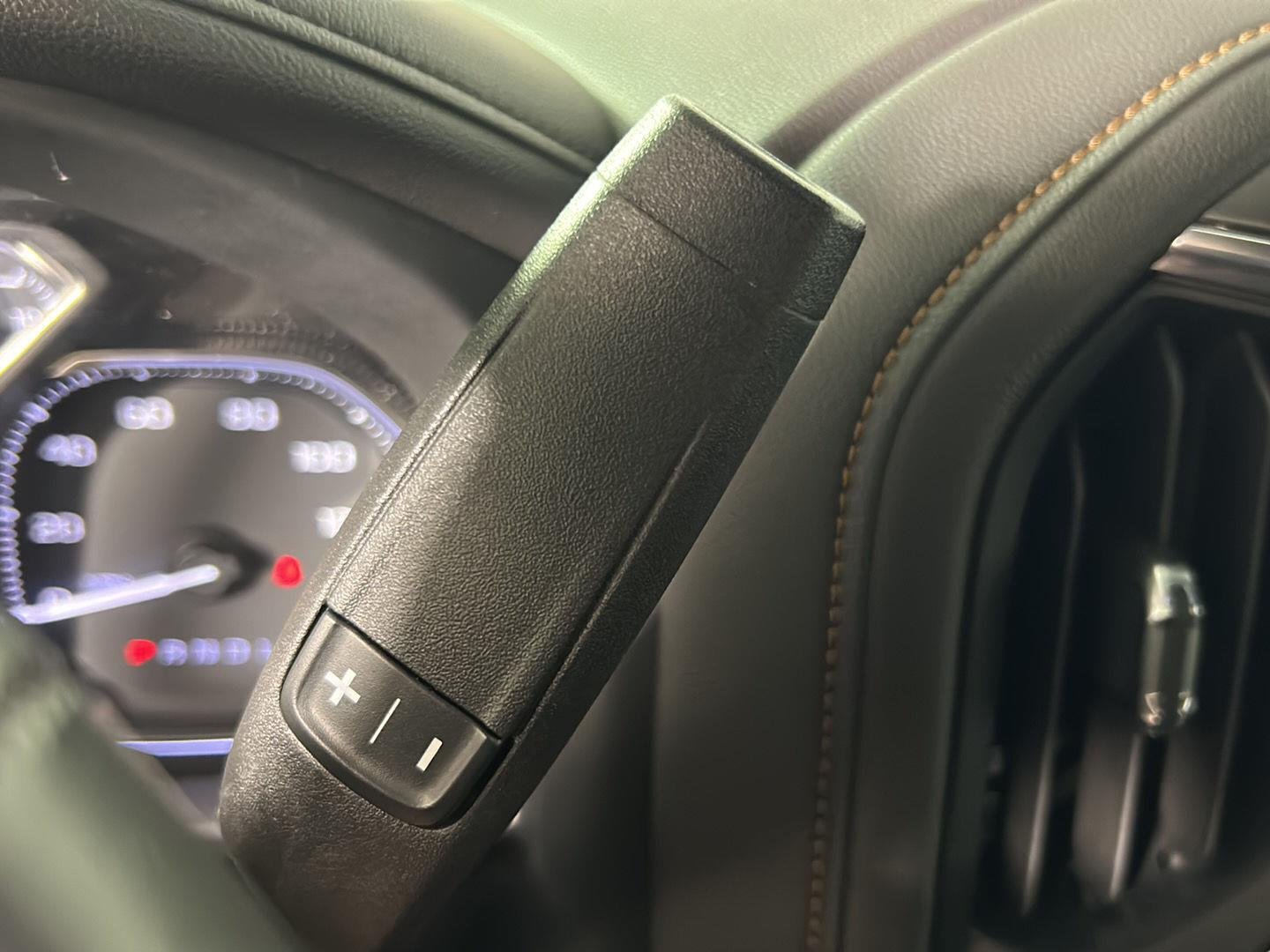 Used 2022 Onyx Black GMC AT4 image 27