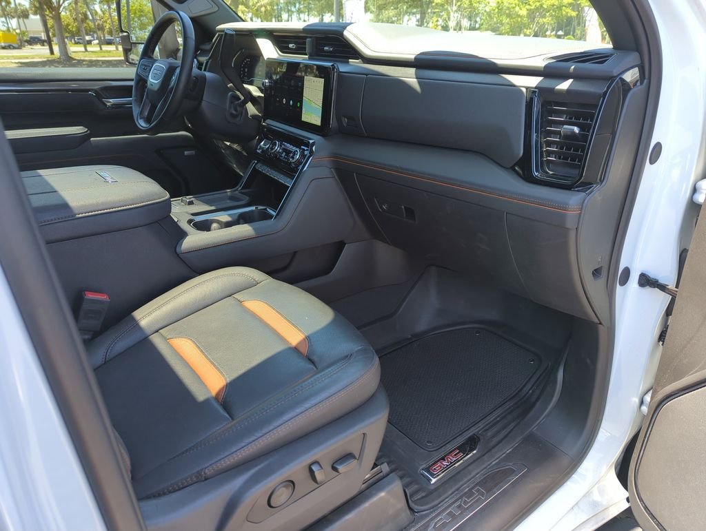 Used 2025 White GMC AT4 image 36