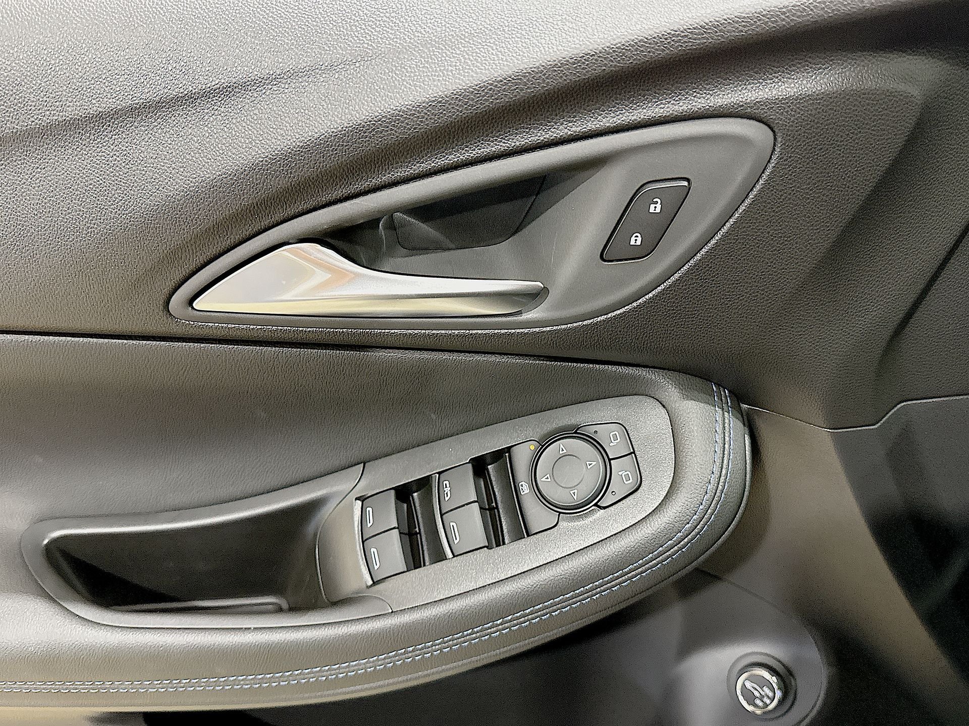 New 2026 Ebony Twilight Metallic Buick Sport Touring image 21