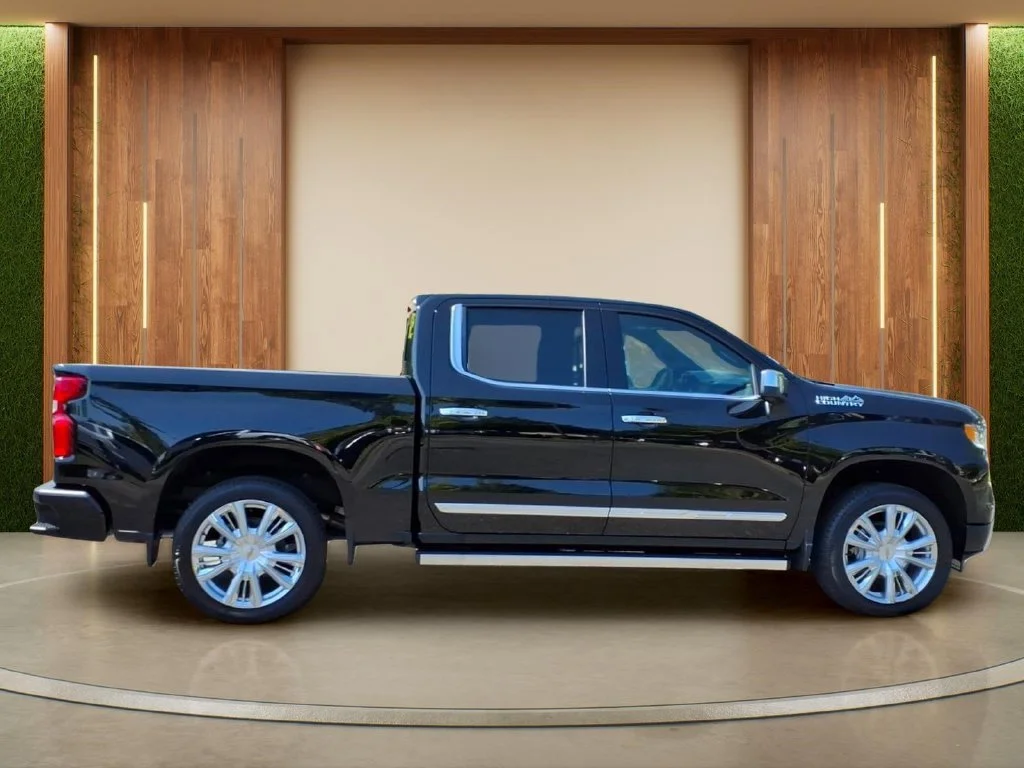 New 2026 Black Chevrolet High Country image 37