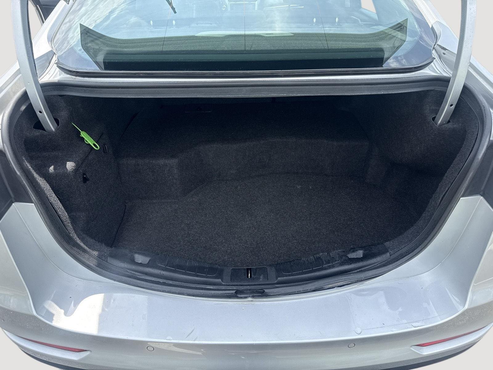 Used 2019 Ingot Silver Ford SE image 6