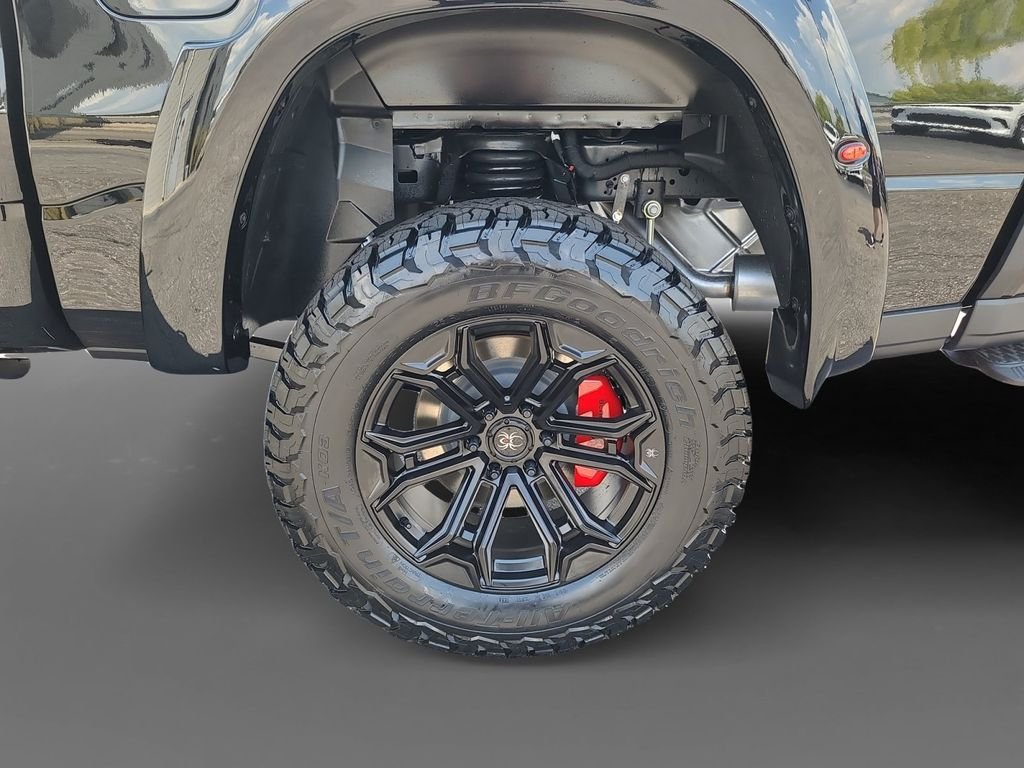 New 2026 Diamond Black Crystal Pearl-Coat Exterior Paint RAM Big Horn/Lone Star image 8