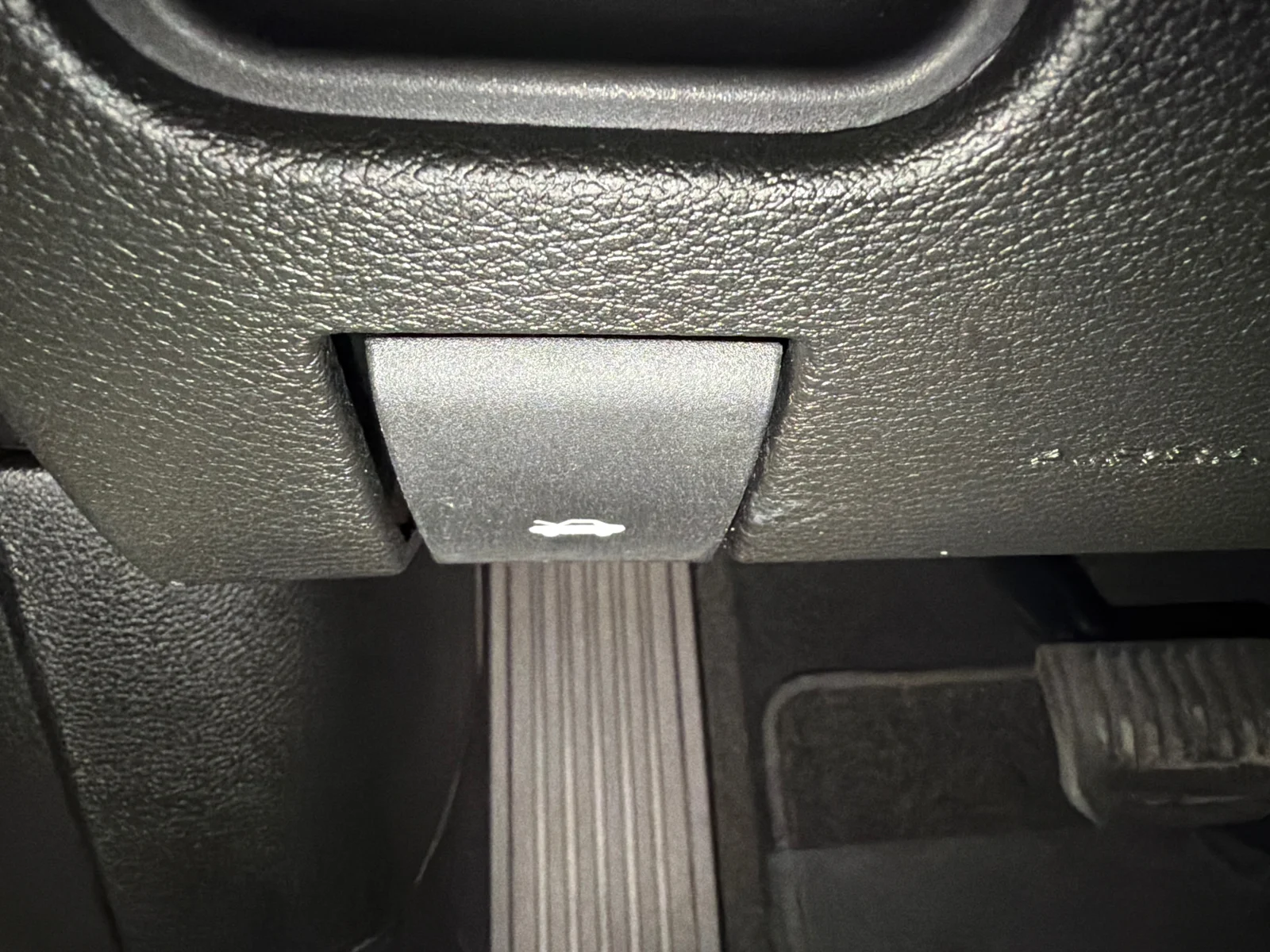 Certified Used 2025 Bright White Clearcoat Jeep Altitude image 21