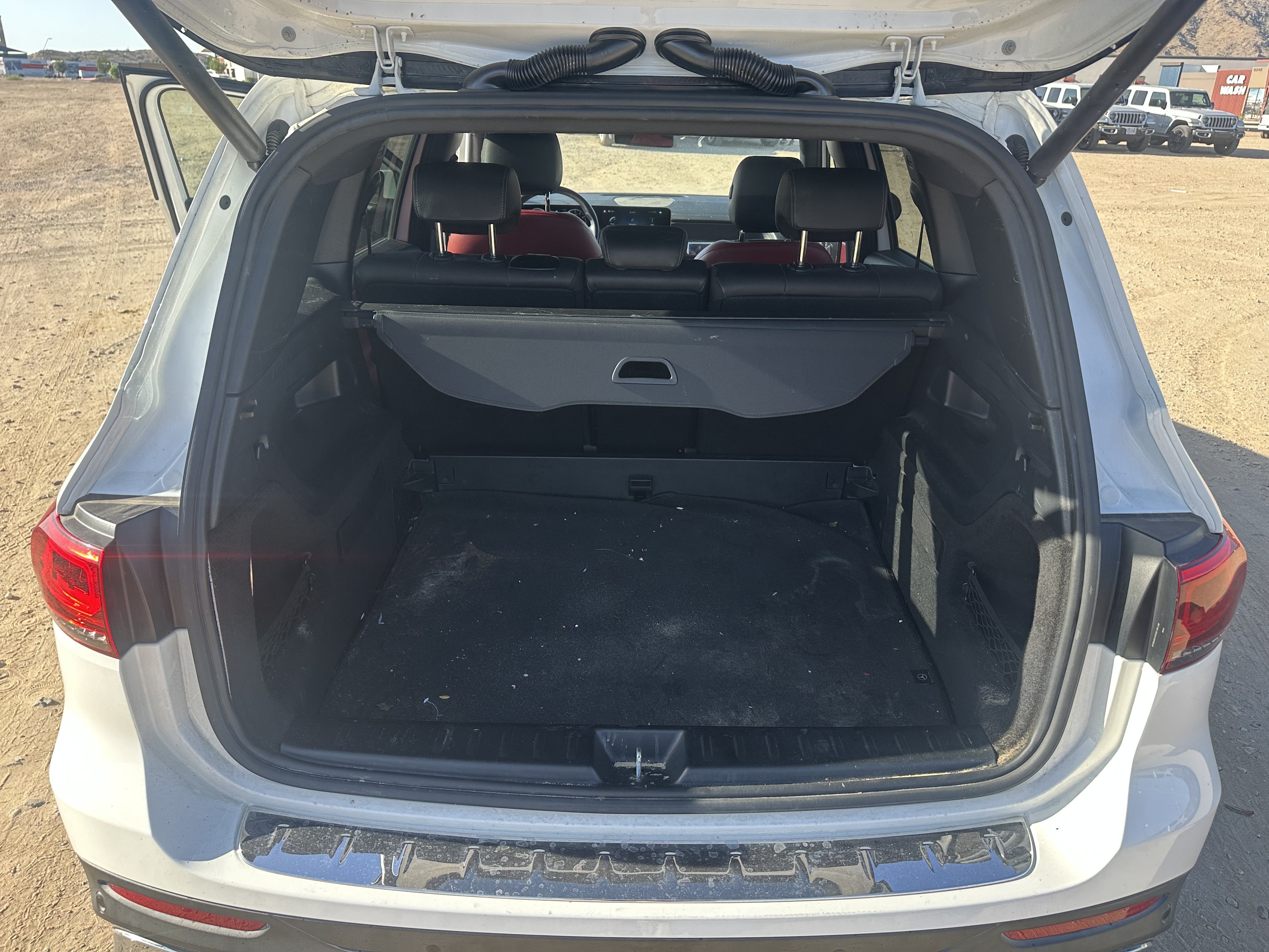 Used 2020 Polar White Mercedes-Benz GLB 250 image 20