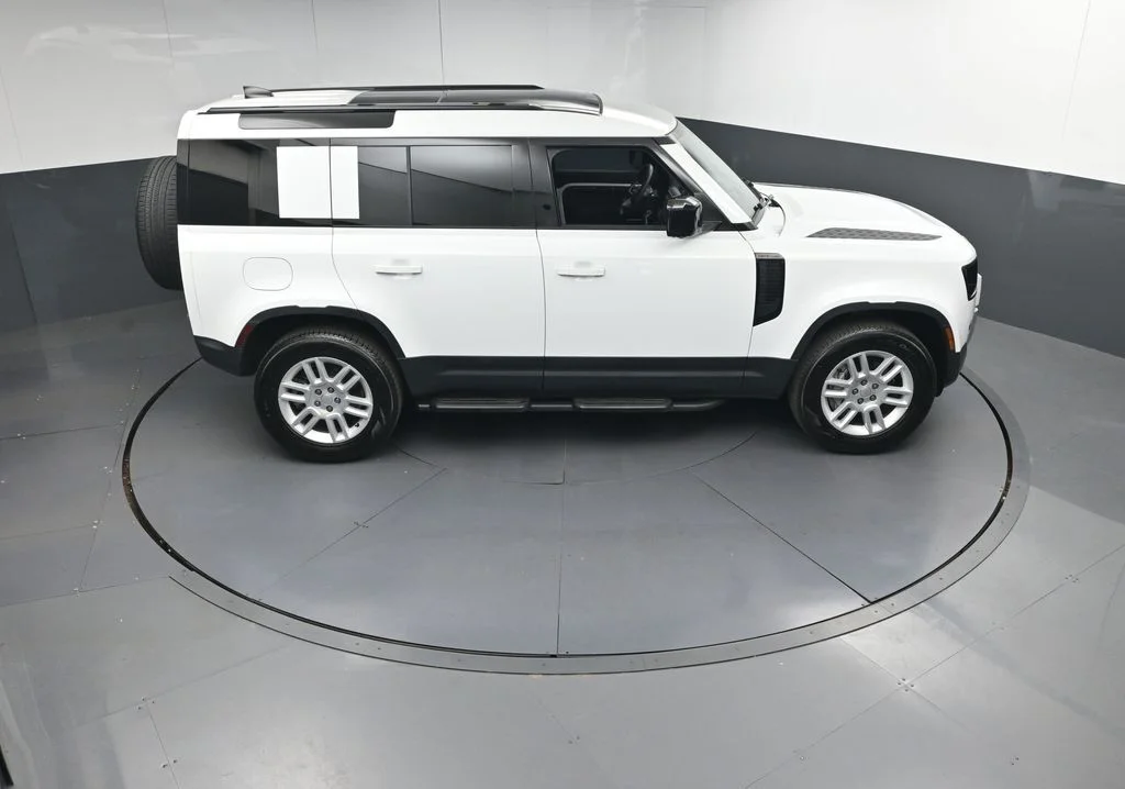 Certified Used 2025 White Land Rover S image 36