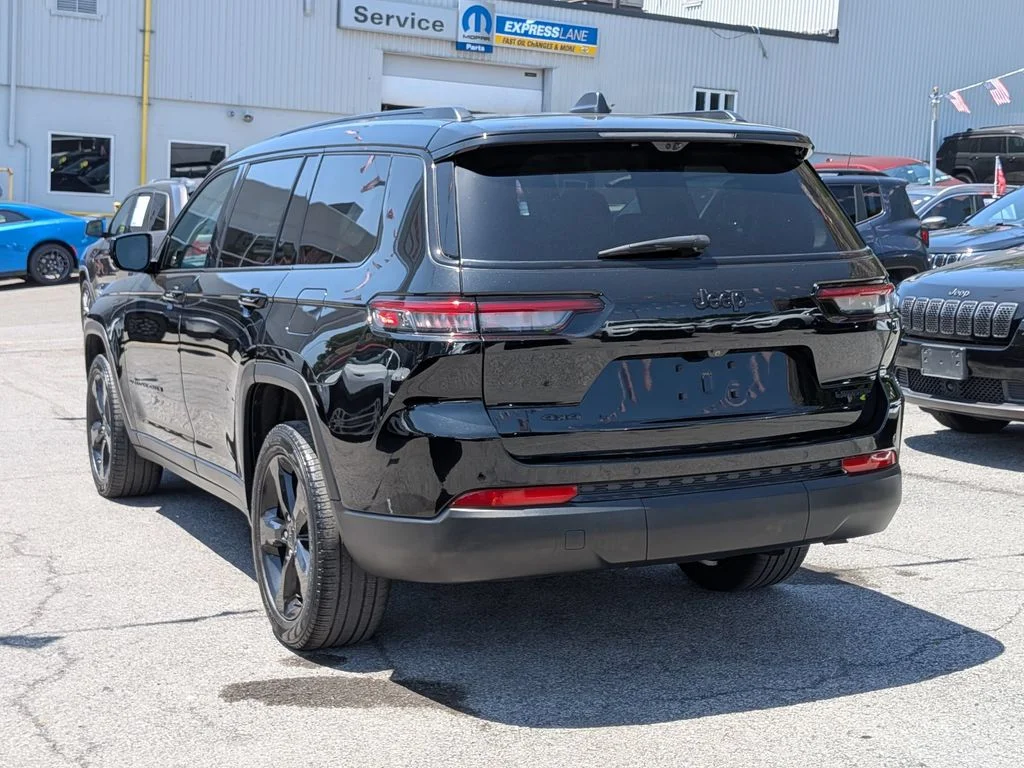 Used 2023 Black Jeep Limited image 11