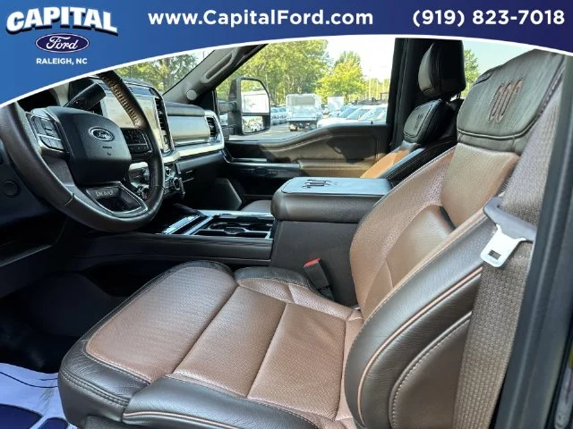 Used 2025  Ford King Ranch image 19