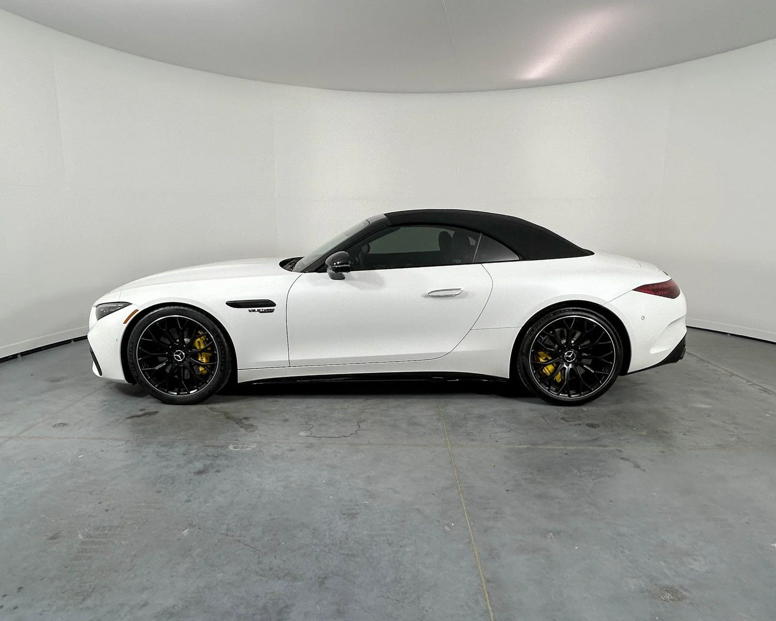 Used 2022 White Mercedes-Benz SL 63 AMG® image 8
