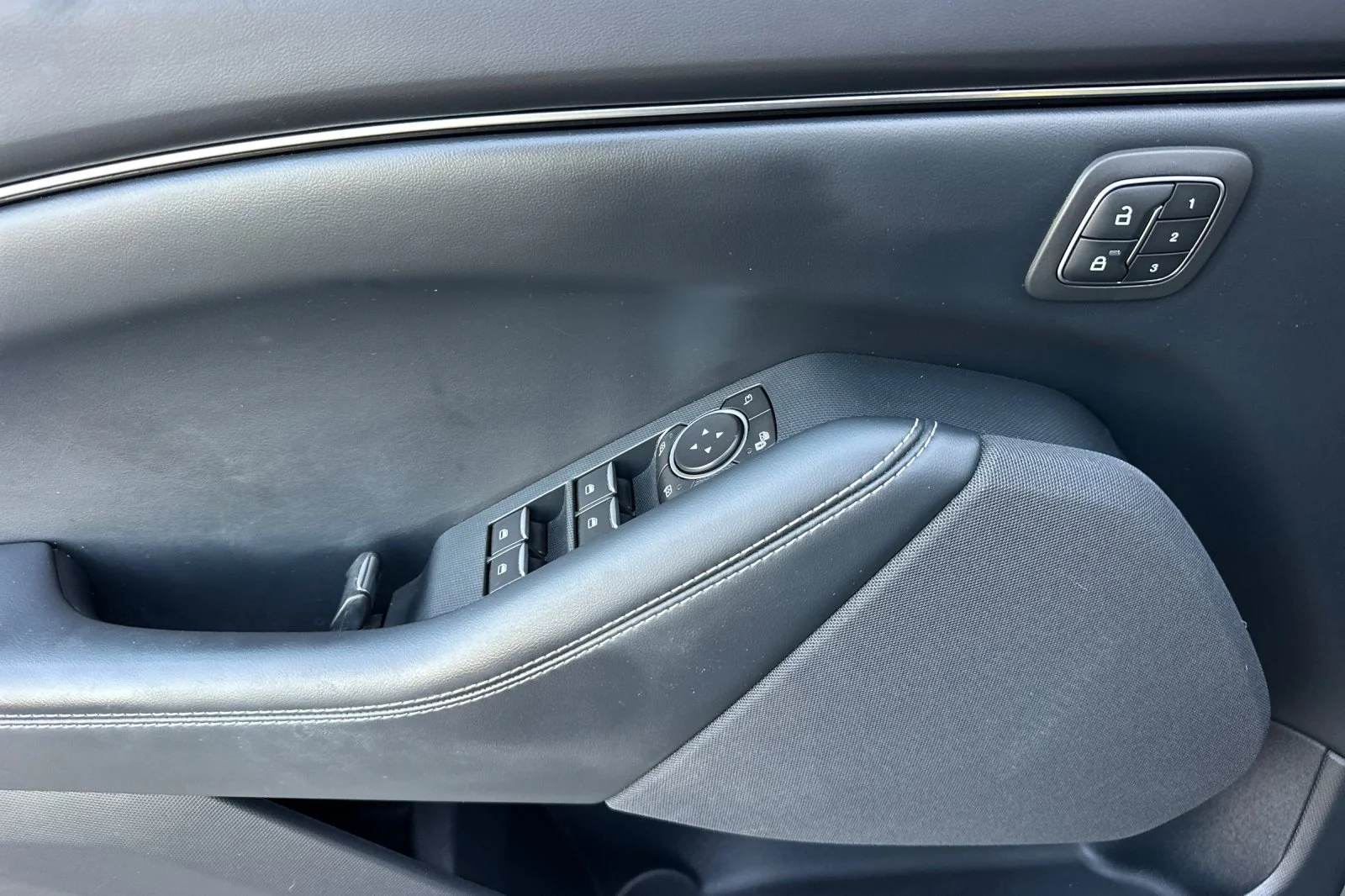 Used 2021 Gray Ford Select image 11